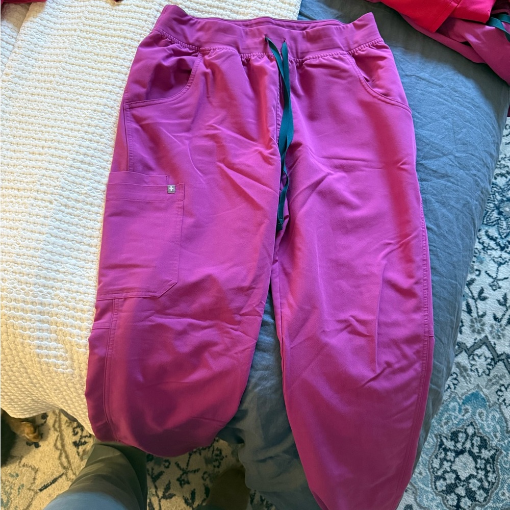 Figs Women’s Bright Fushia Kade Scrub Pants